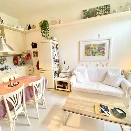 Garden View, Free Parking And Checkout In The Afternoon Apartment Milan Exterior photo
